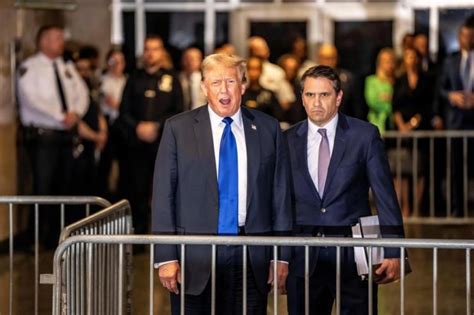 Condamnation de Trump: sa défense demande le renvoi devant .